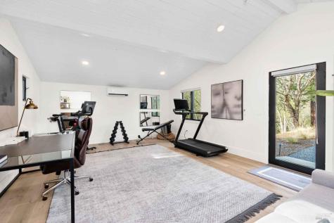 6165 W Dry Creek Road Healdsburg CA 95448