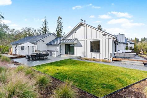 6165 W Dry Creek Road Healdsburg CA 95448