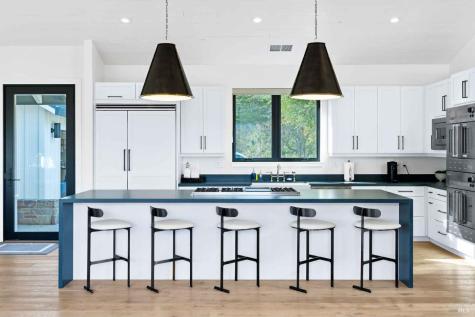6165 W Dry Creek Road Healdsburg CA 95448