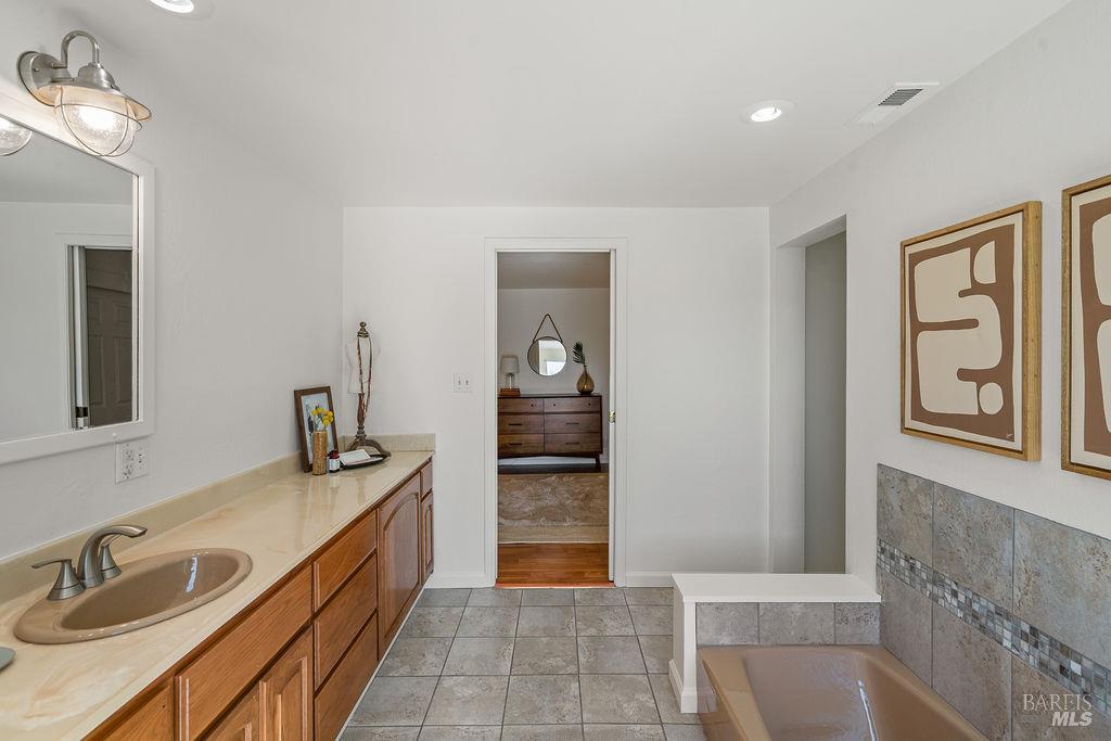 933 Brentwood Avenue Vallejo CA 94591