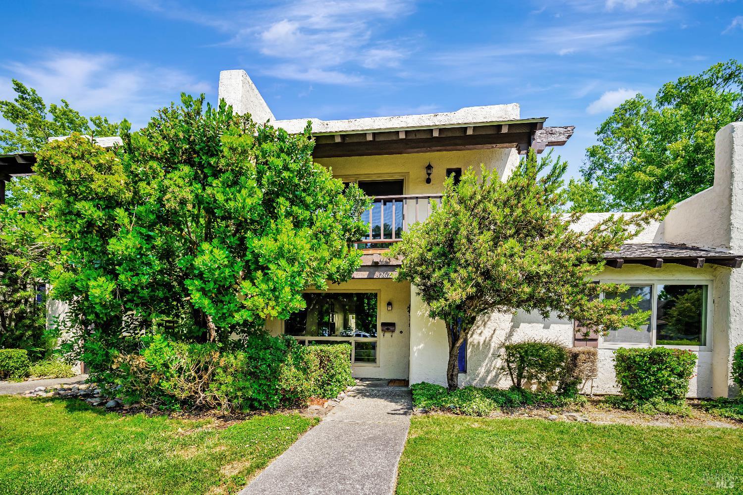 5262 El Mercado Parkway Santa Rosa CA 95403