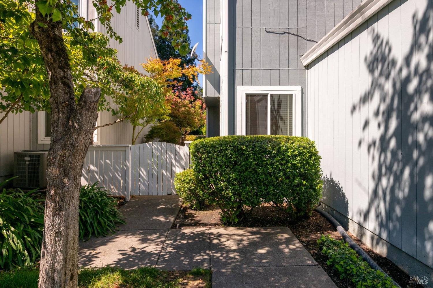 2319 Morningside Circle Santa Rosa CA 95405