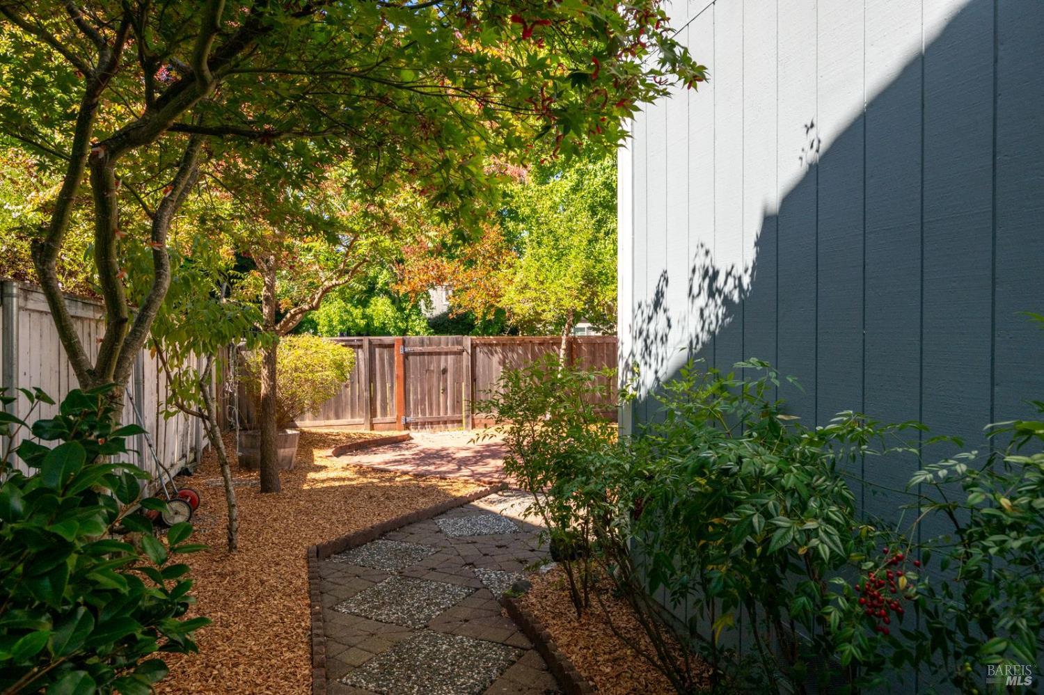 2319 Morningside Circle Santa Rosa CA 95405