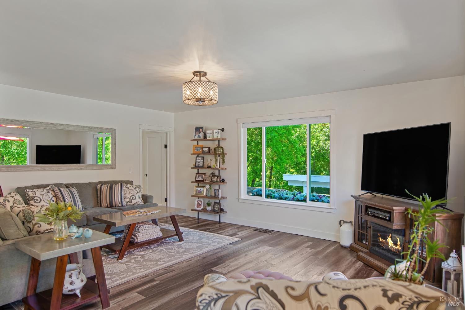 820-824 Warm Springs Road Kenwood CA 95452