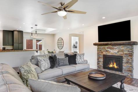 820-824 Warm Springs Road Kenwood CA 95452