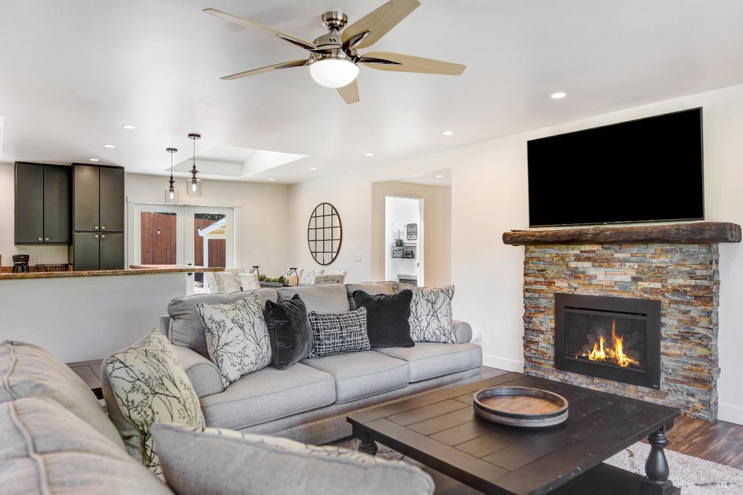 820-824 Warm Springs Road Kenwood CA 95452