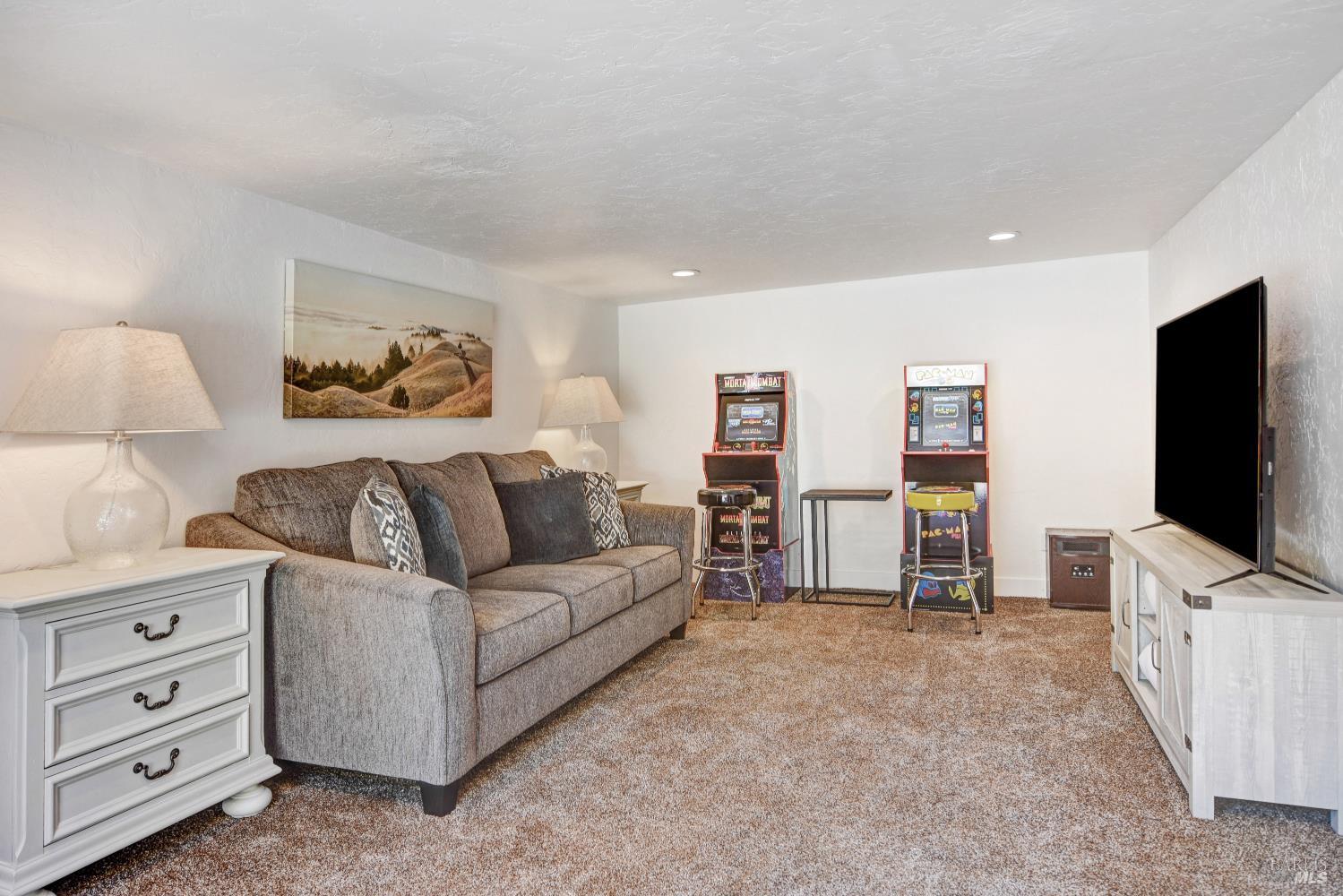 820-824 Warm Springs Road Kenwood CA 95452