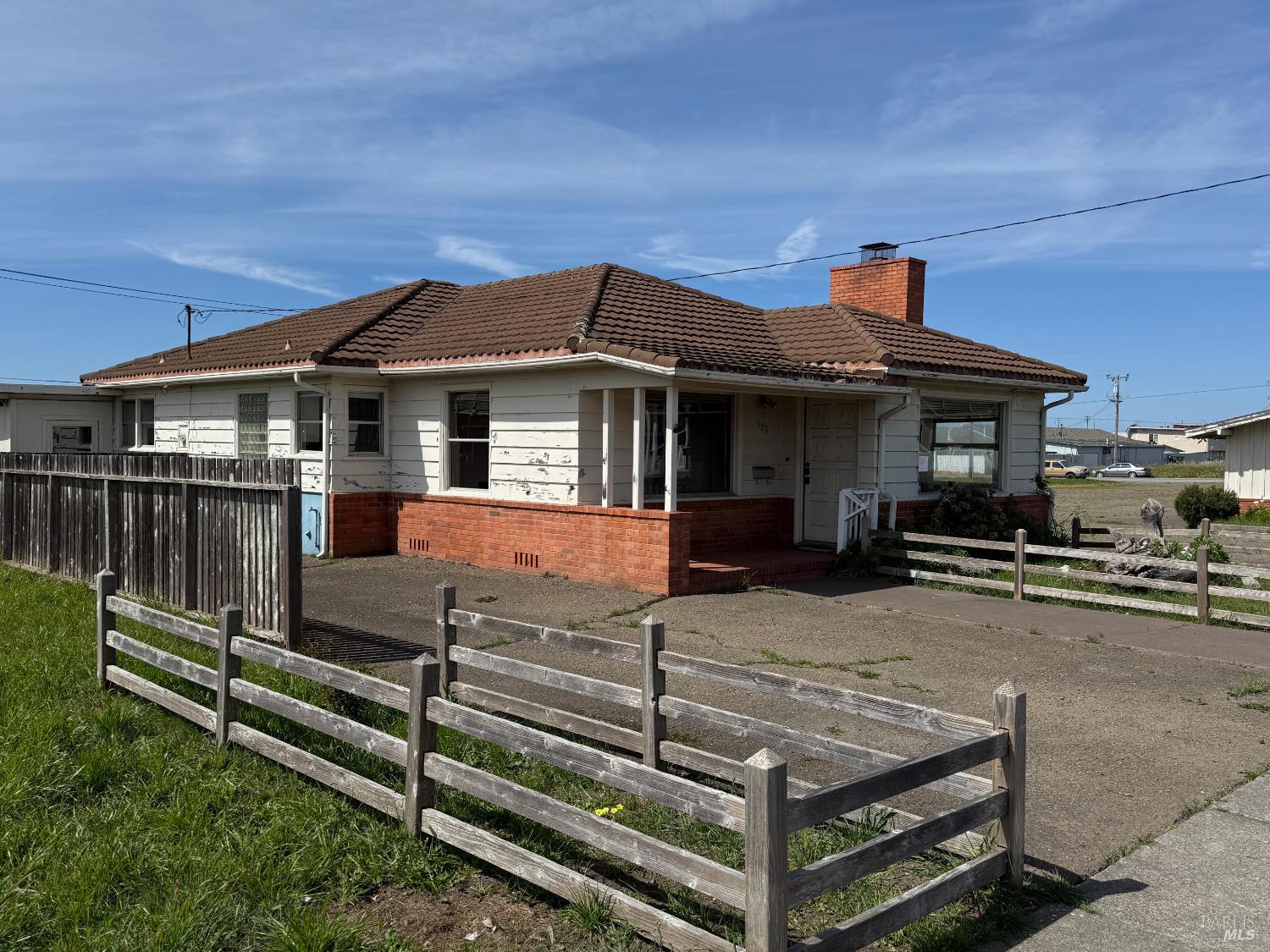 327 S Franklin Street Fort Bragg CA 95437
