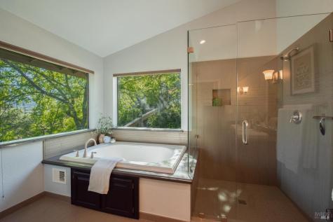 26828 River Road Cloverdale CA 95425