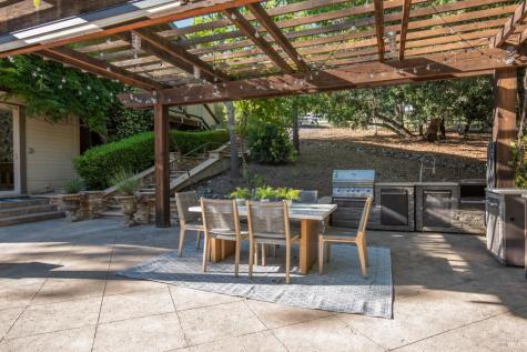 26828 River Road Cloverdale CA 95425