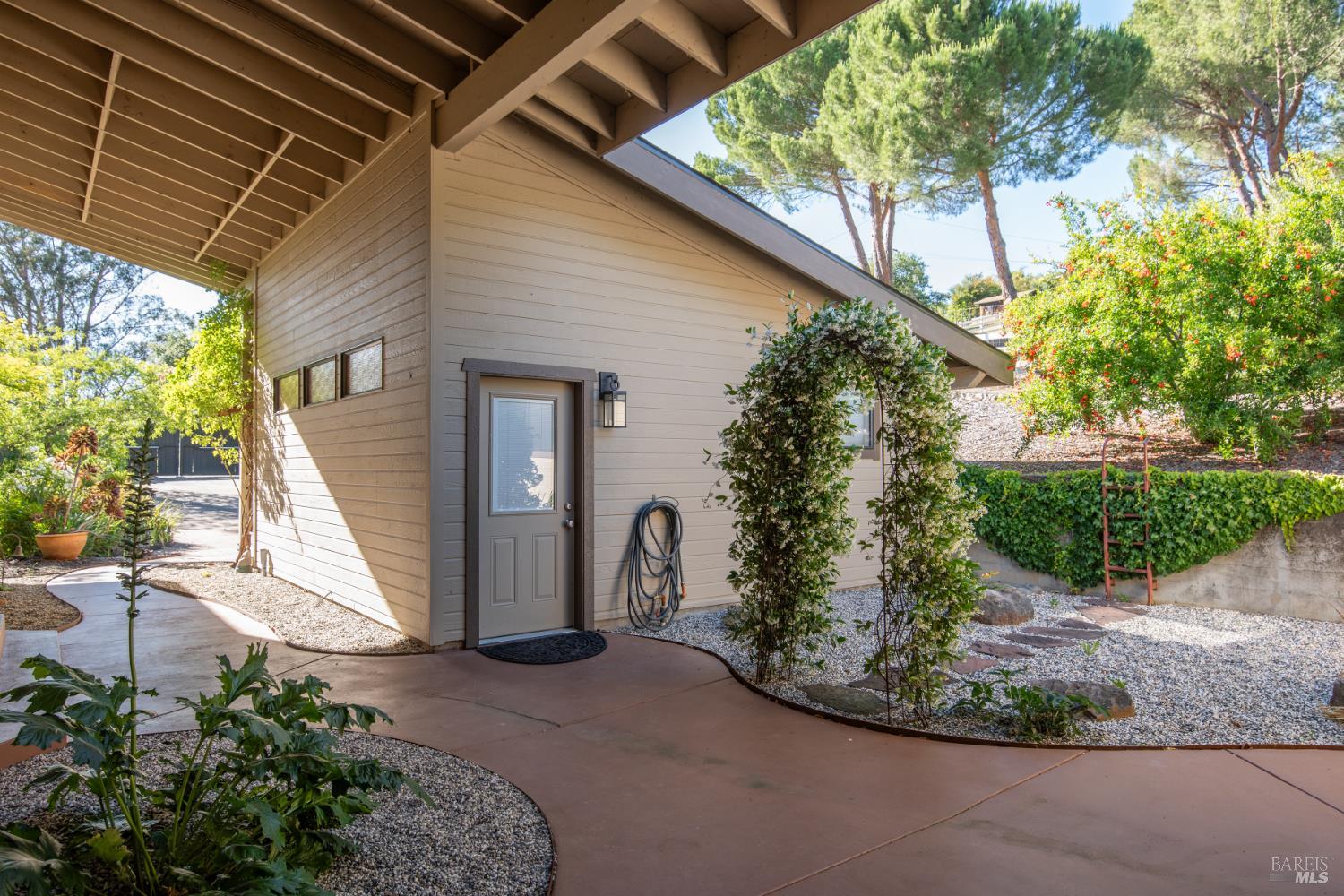 26828 River Road Cloverdale CA 95425