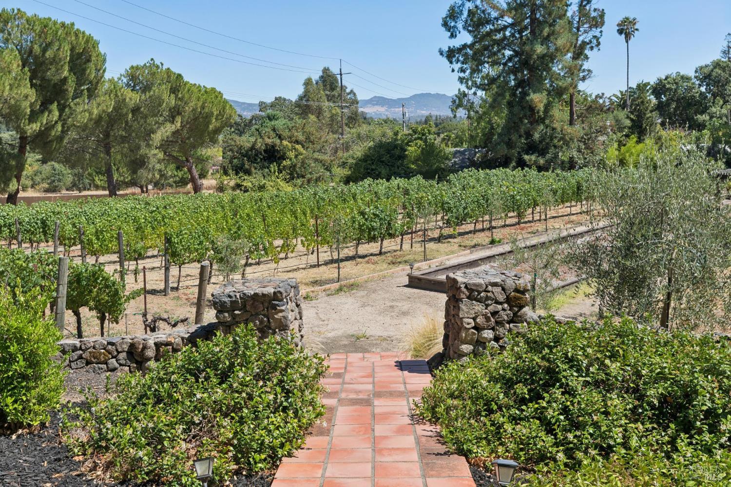 1685 Estee Avenue Napa CA 94558