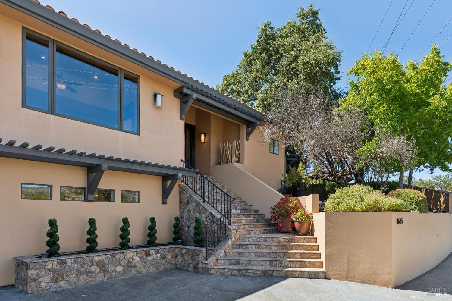 1685 Estee Avenue Napa CA 94558