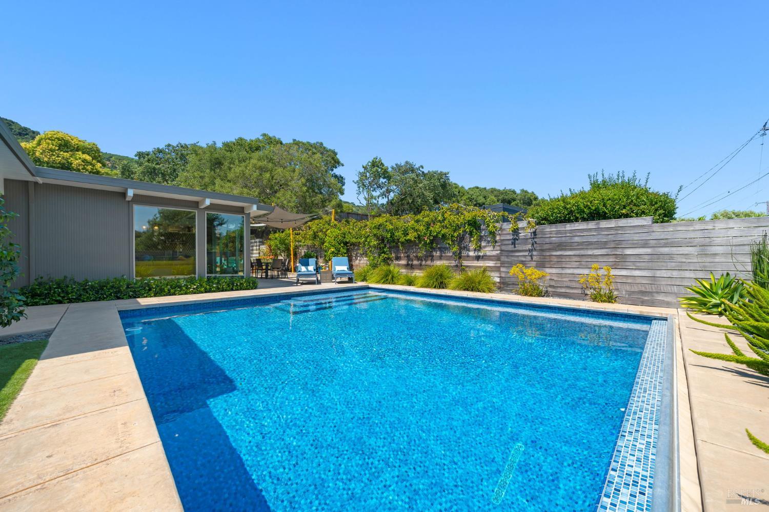676 Cedarberry Lane San Rafael CA 94903