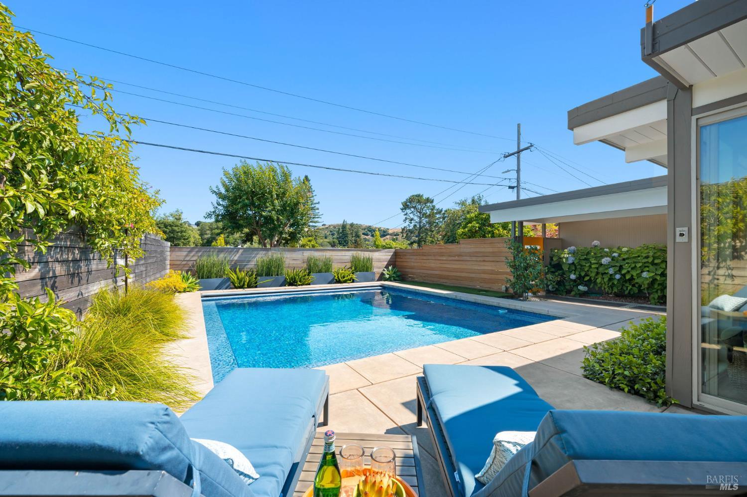676 Cedarberry Lane San Rafael CA 94903