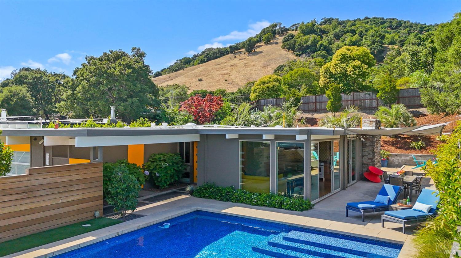 676 Cedarberry Lane San Rafael CA 94903