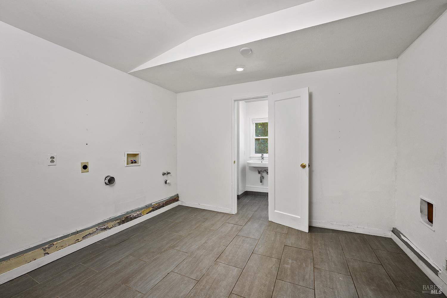 313 N Jefferson Street Cloverdale CA 95425