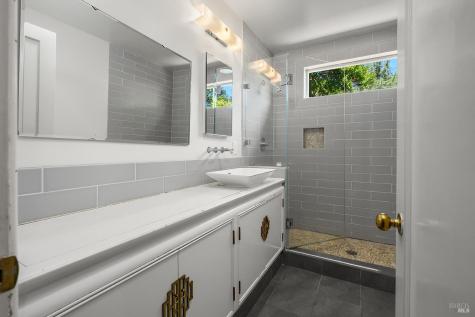 313 N Jefferson Street Cloverdale CA 95425