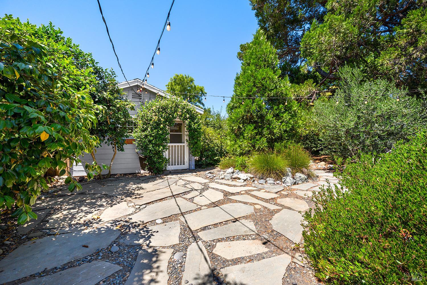 313 N Jefferson Street Cloverdale CA 95425