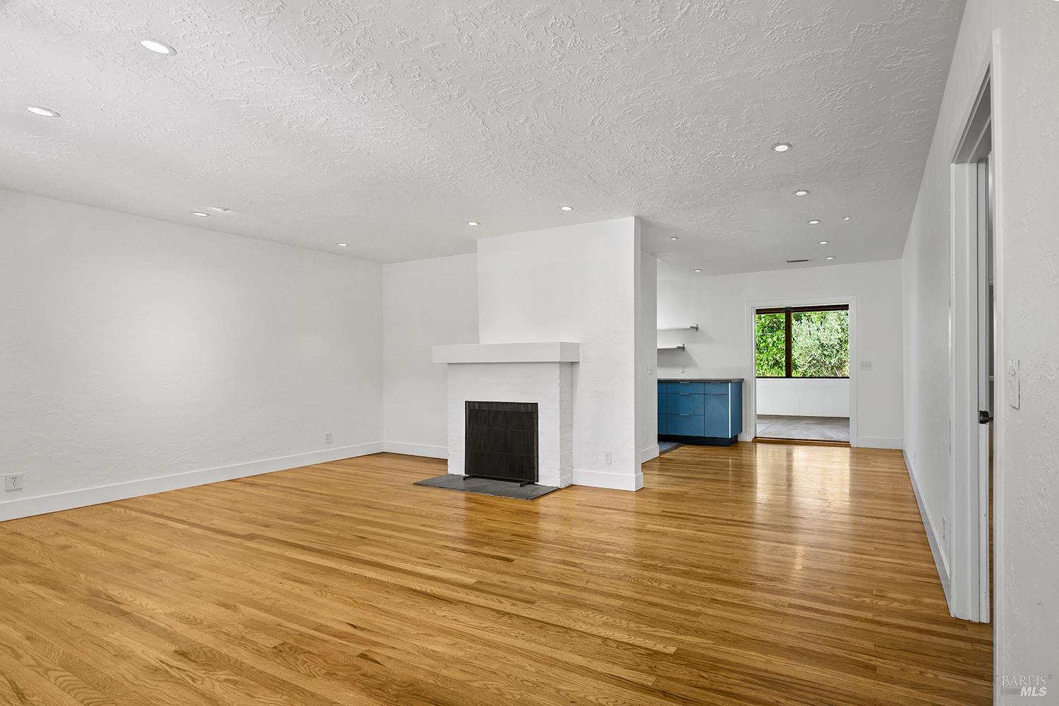 313 N Jefferson Street Cloverdale CA 95425