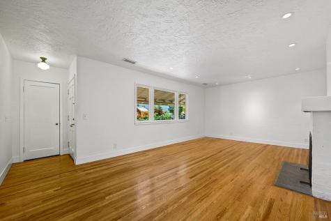 313 N Jefferson Street Cloverdale CA 95425