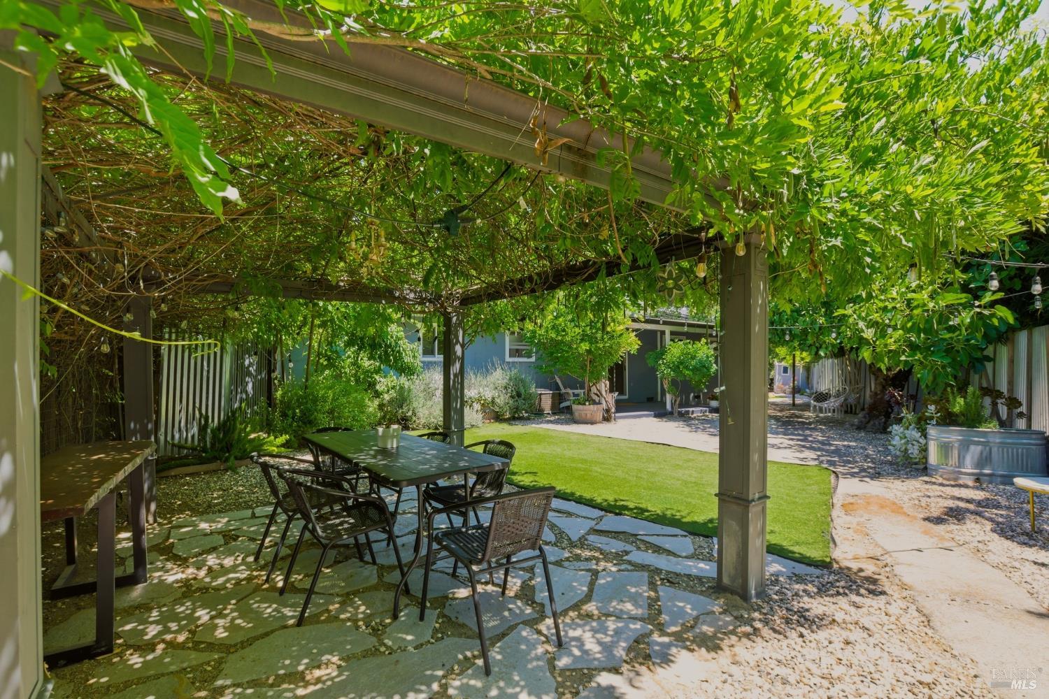 1773 Crinella Drive St. Helena CA 94574
