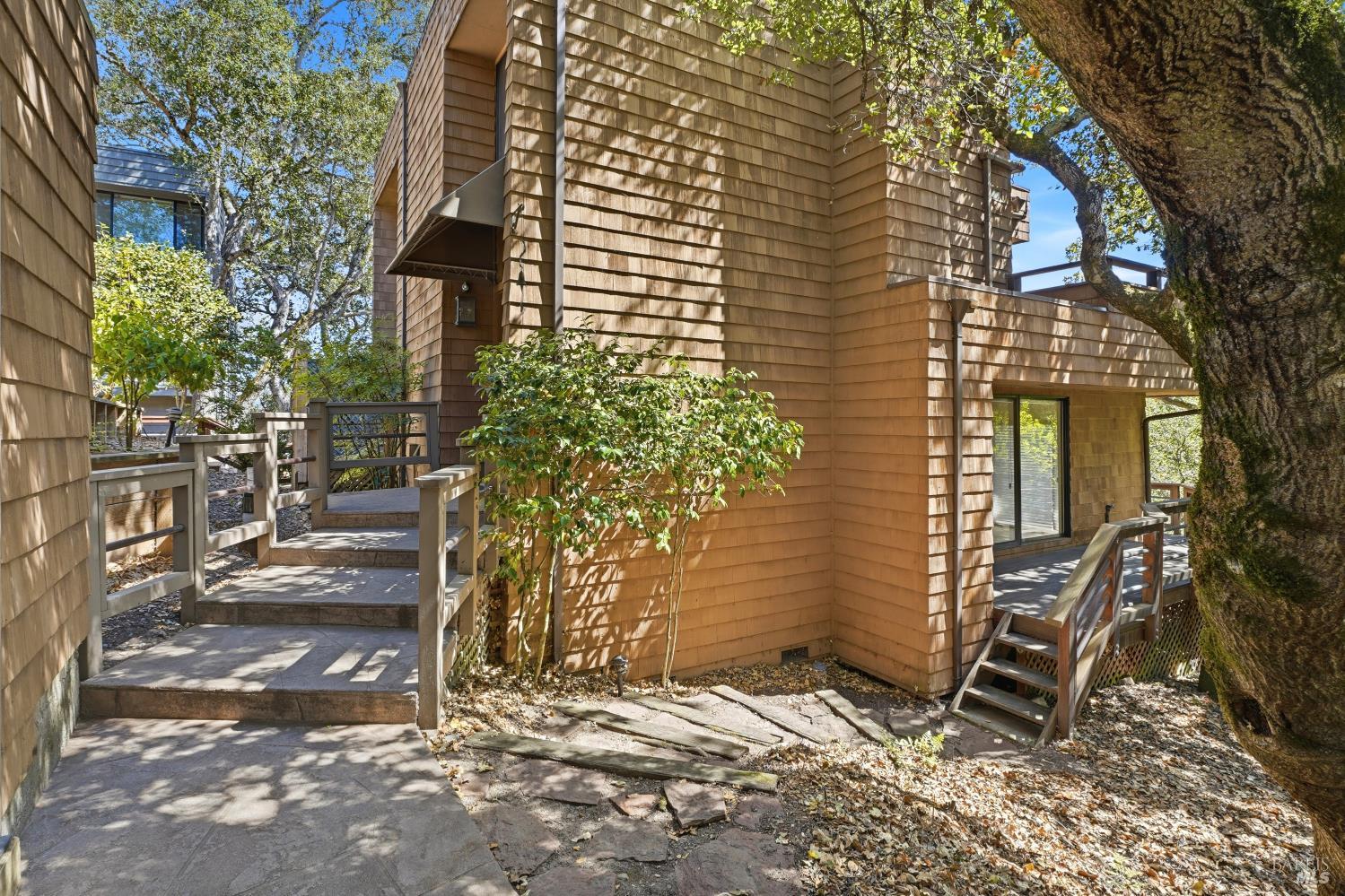 1672 Deer Run Santa Rosa CA 95405
