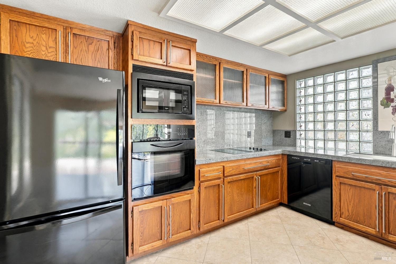 1672 Deer Run Santa Rosa CA 95405