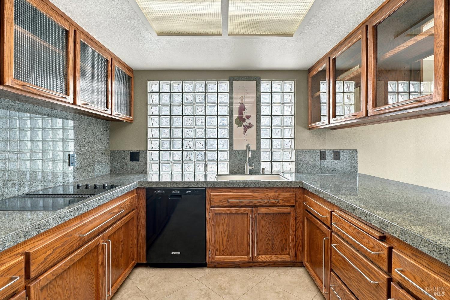 1672 Deer Run Santa Rosa CA 95405