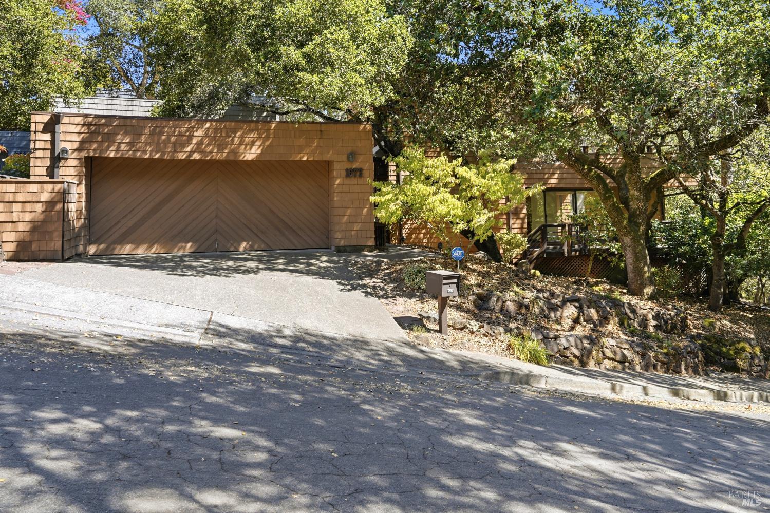 1672 Deer Run Santa Rosa CA 95405