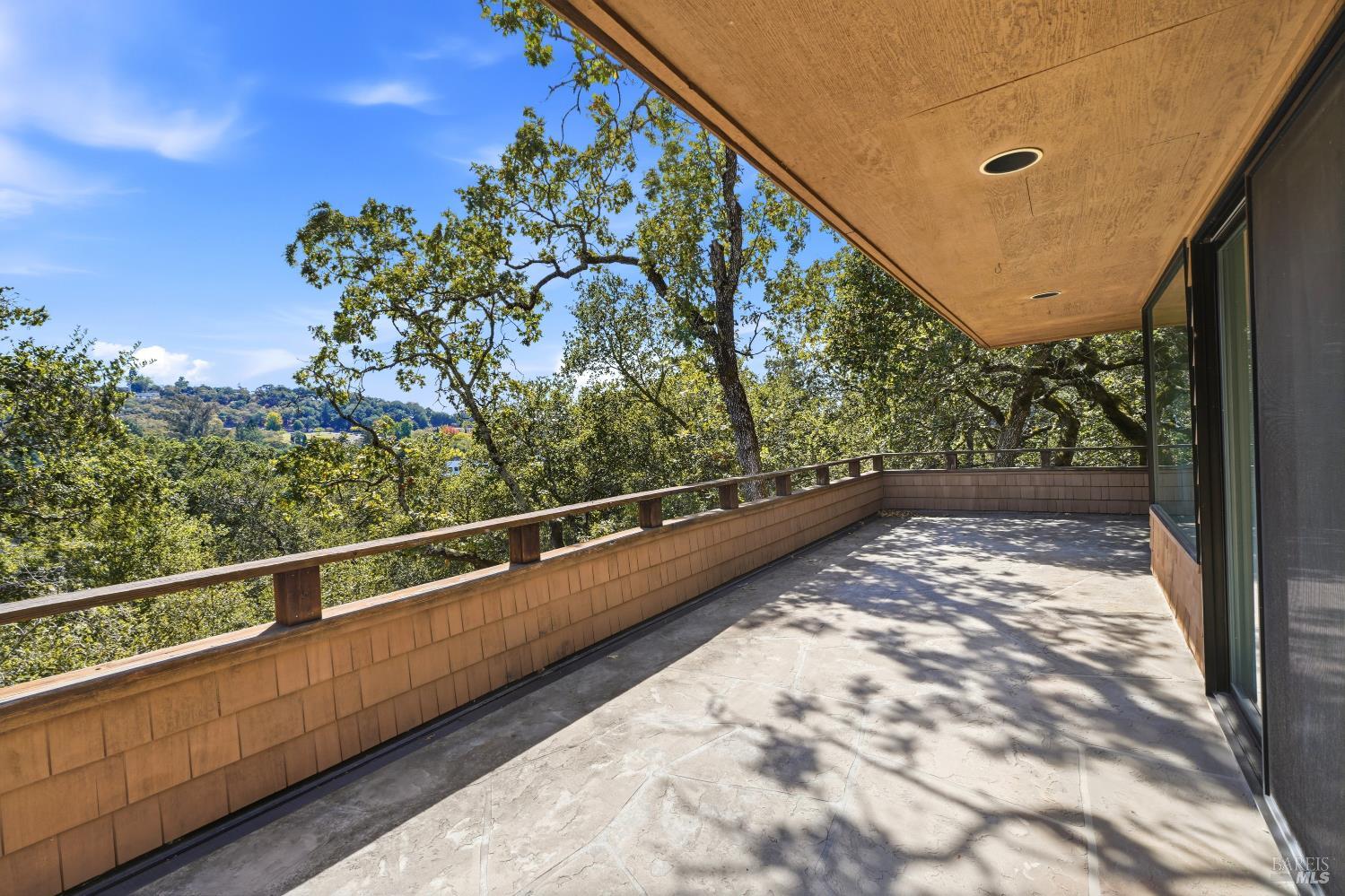 1672 Deer Run Santa Rosa CA 95405