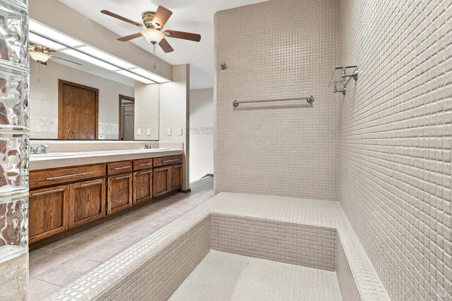 1672 Deer Run Santa Rosa CA 95405
