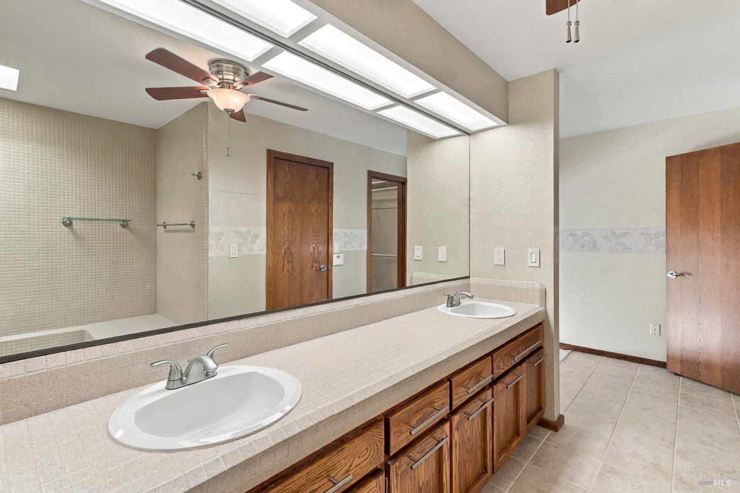 1672 Deer Run Santa Rosa CA 95405