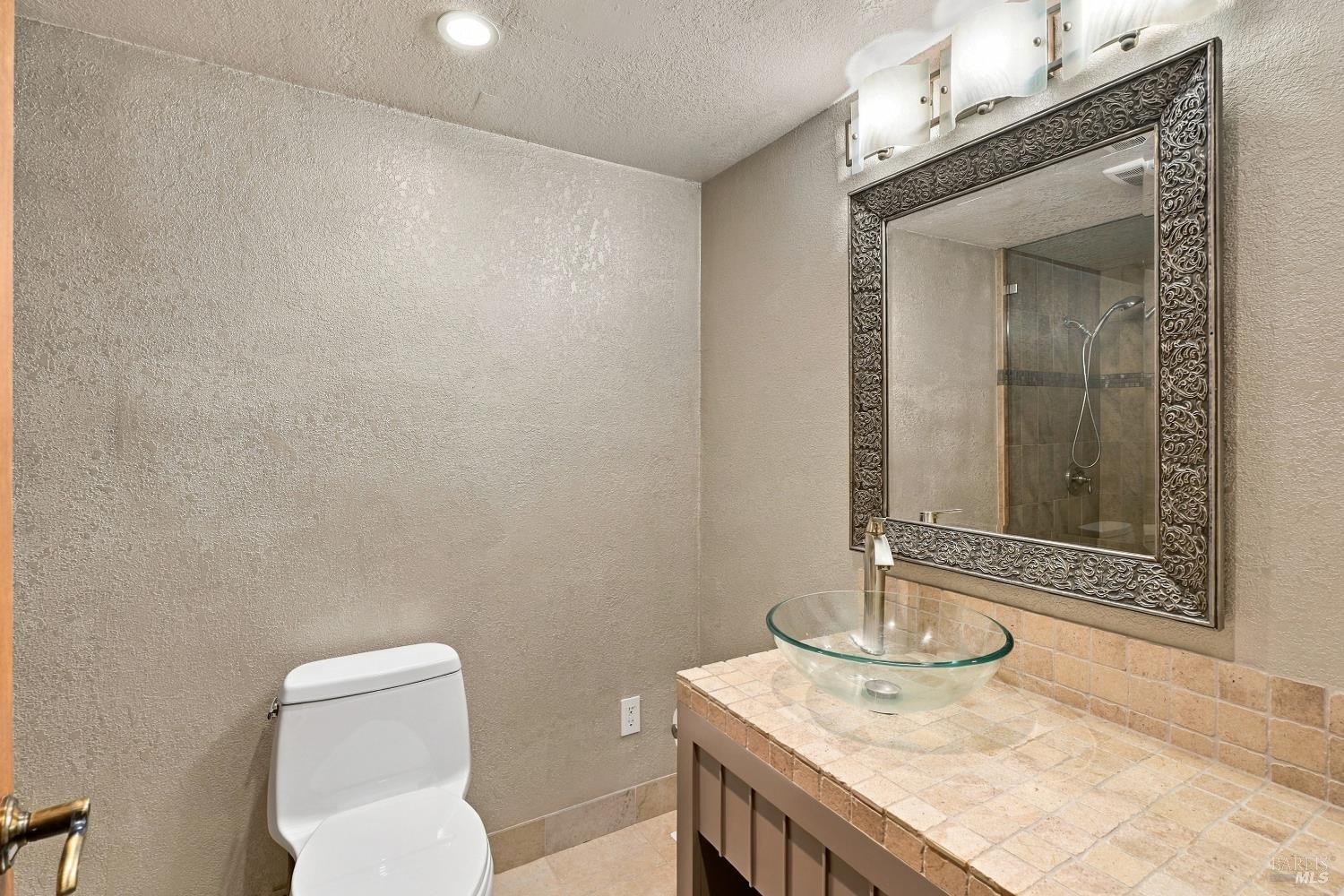 1672 Deer Run Santa Rosa CA 95405
