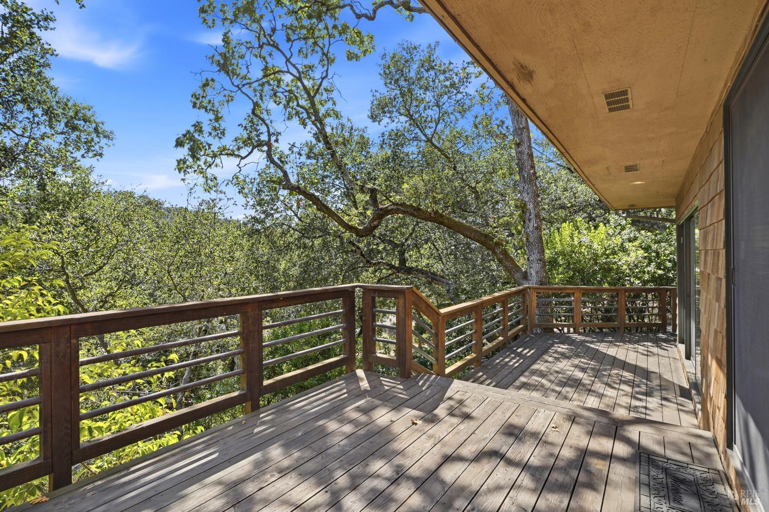 1672 Deer Run Santa Rosa CA 95405