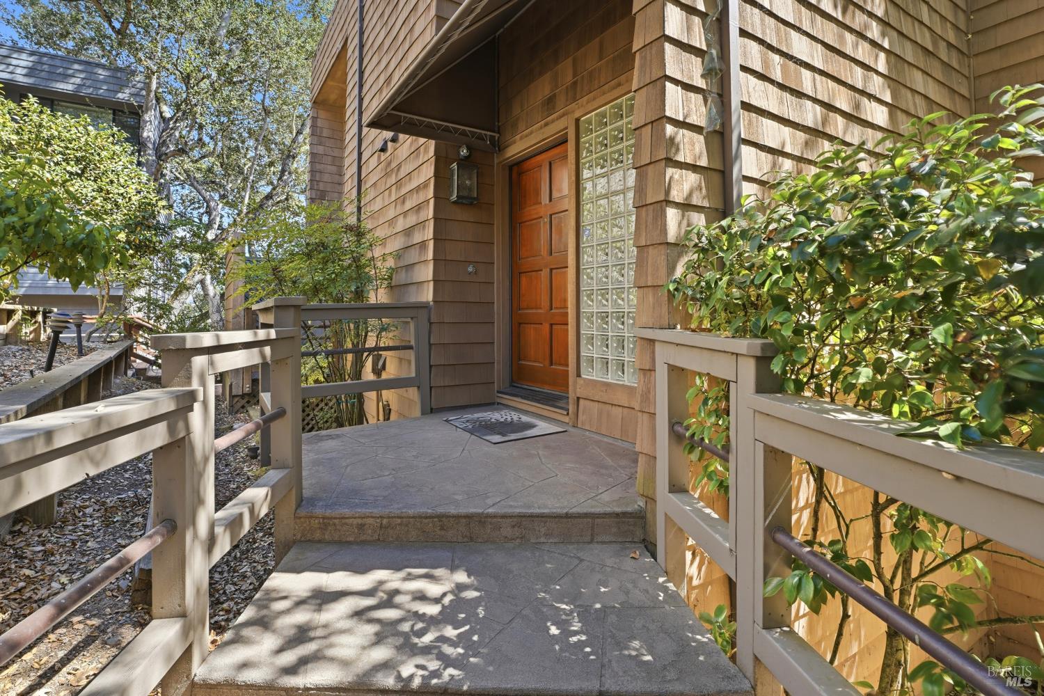 1672 Deer Run Santa Rosa CA 95405