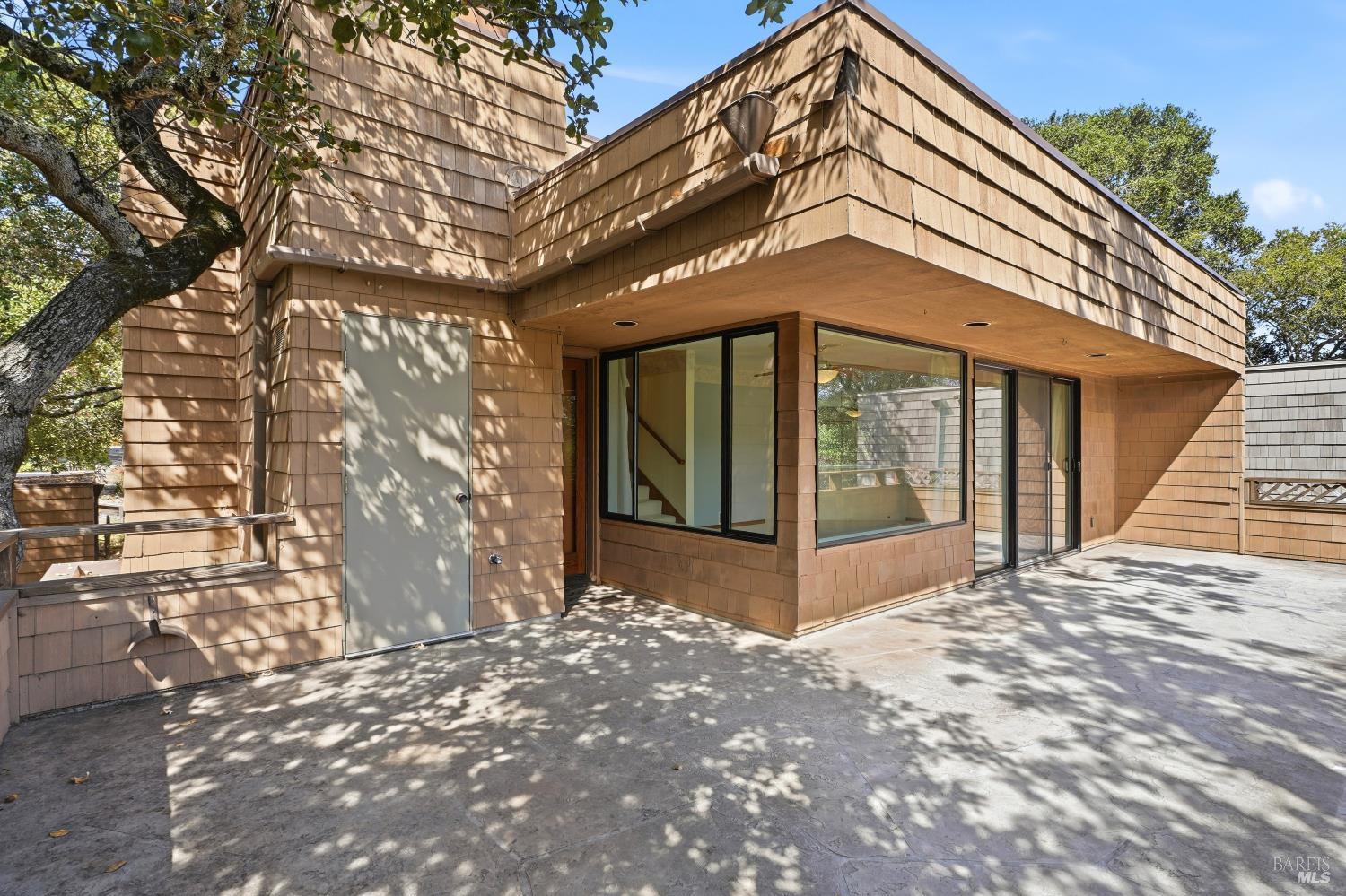 1672 Deer Run Santa Rosa CA 95405
