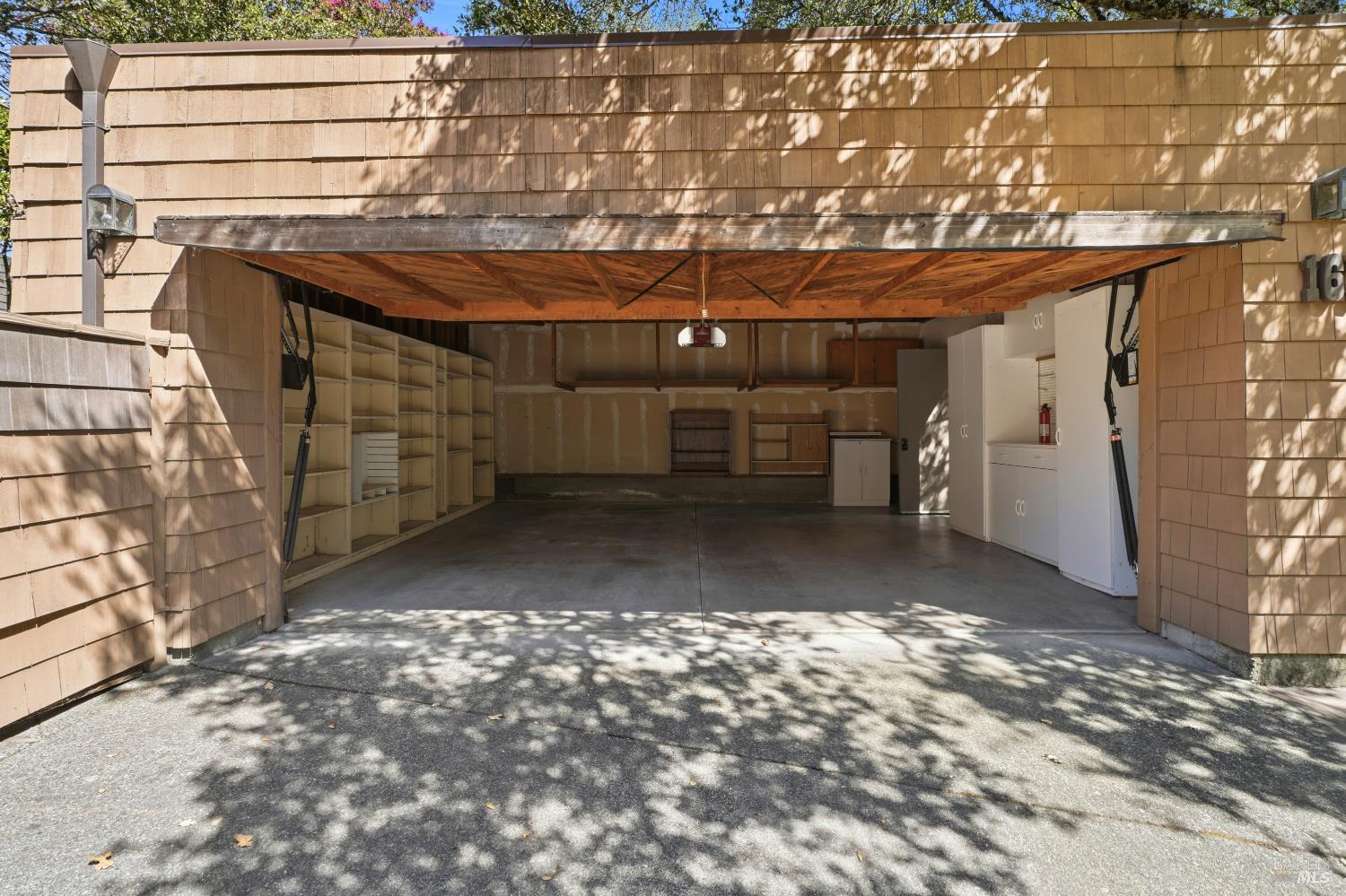 1672 Deer Run Santa Rosa CA 95405