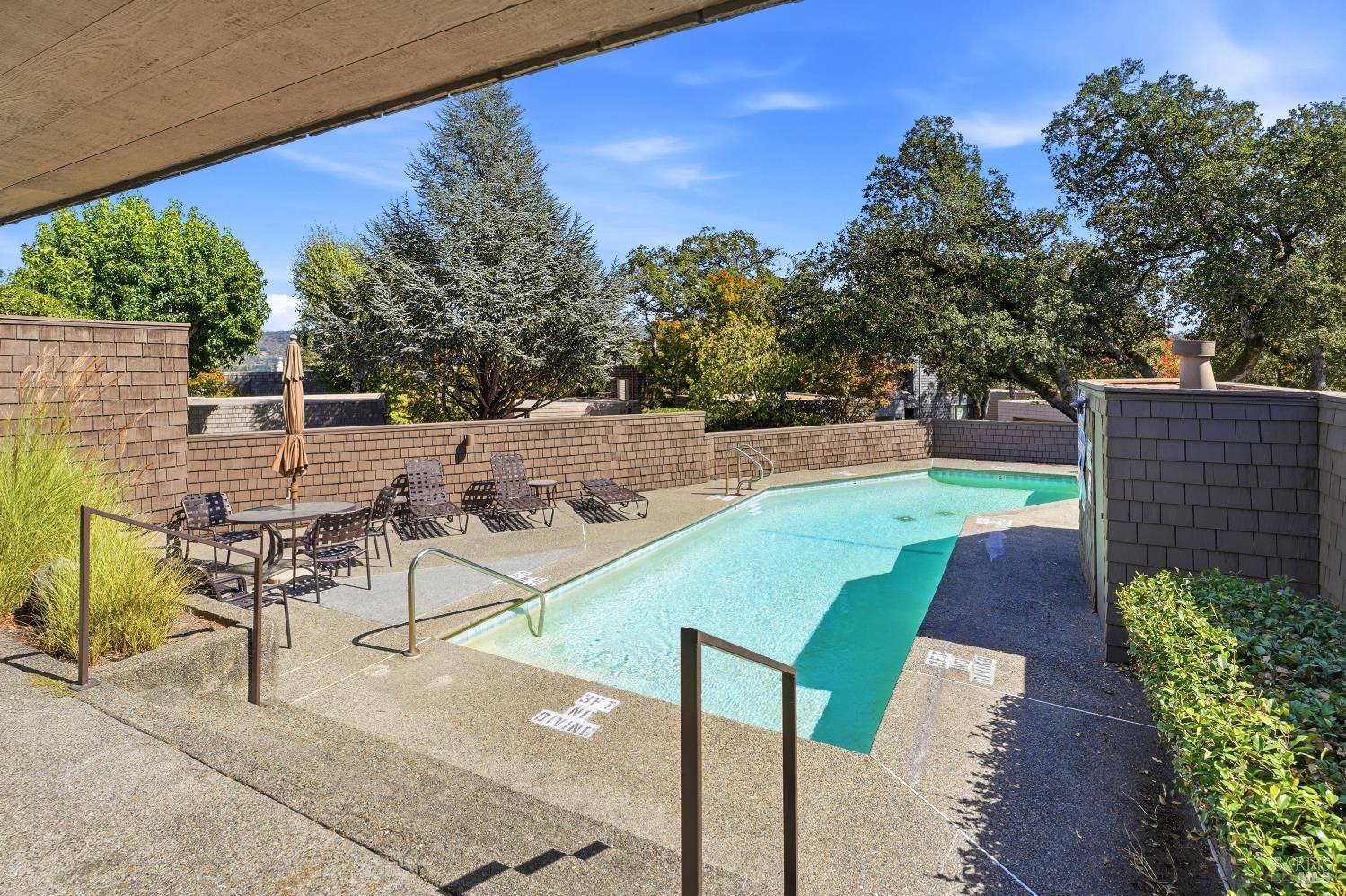 1672 Deer Run Santa Rosa CA 95405