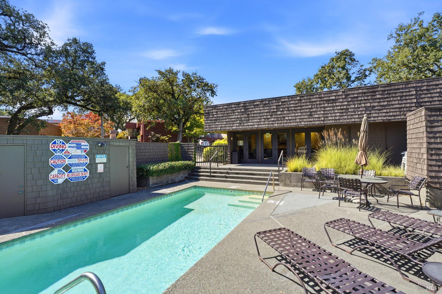 1672 Deer Run Santa Rosa CA 95405