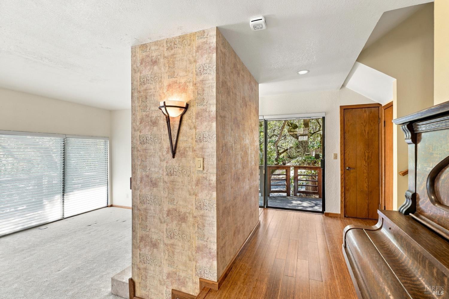 1672 Deer Run Santa Rosa CA 95405