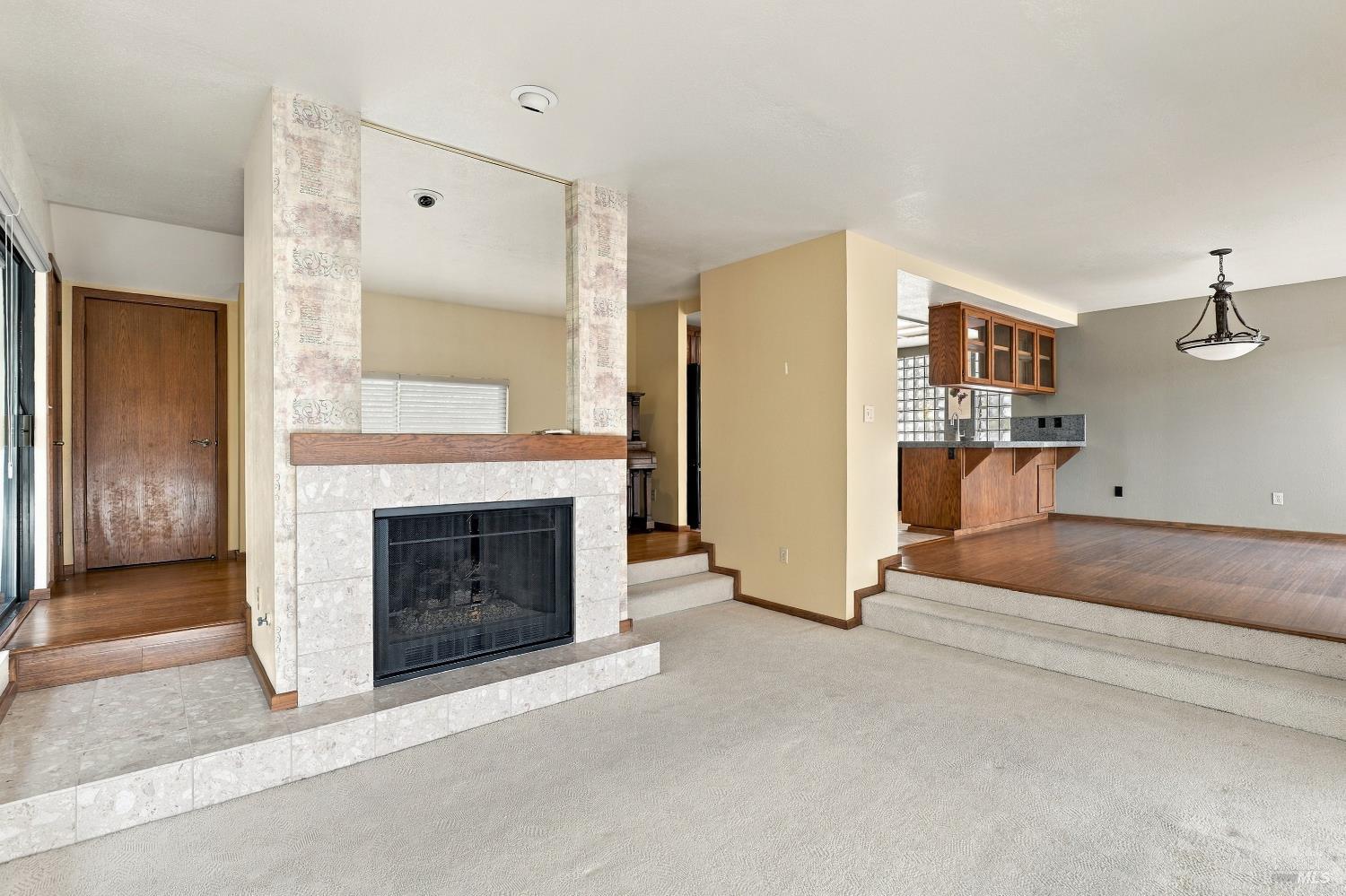 1672 Deer Run Santa Rosa CA 95405