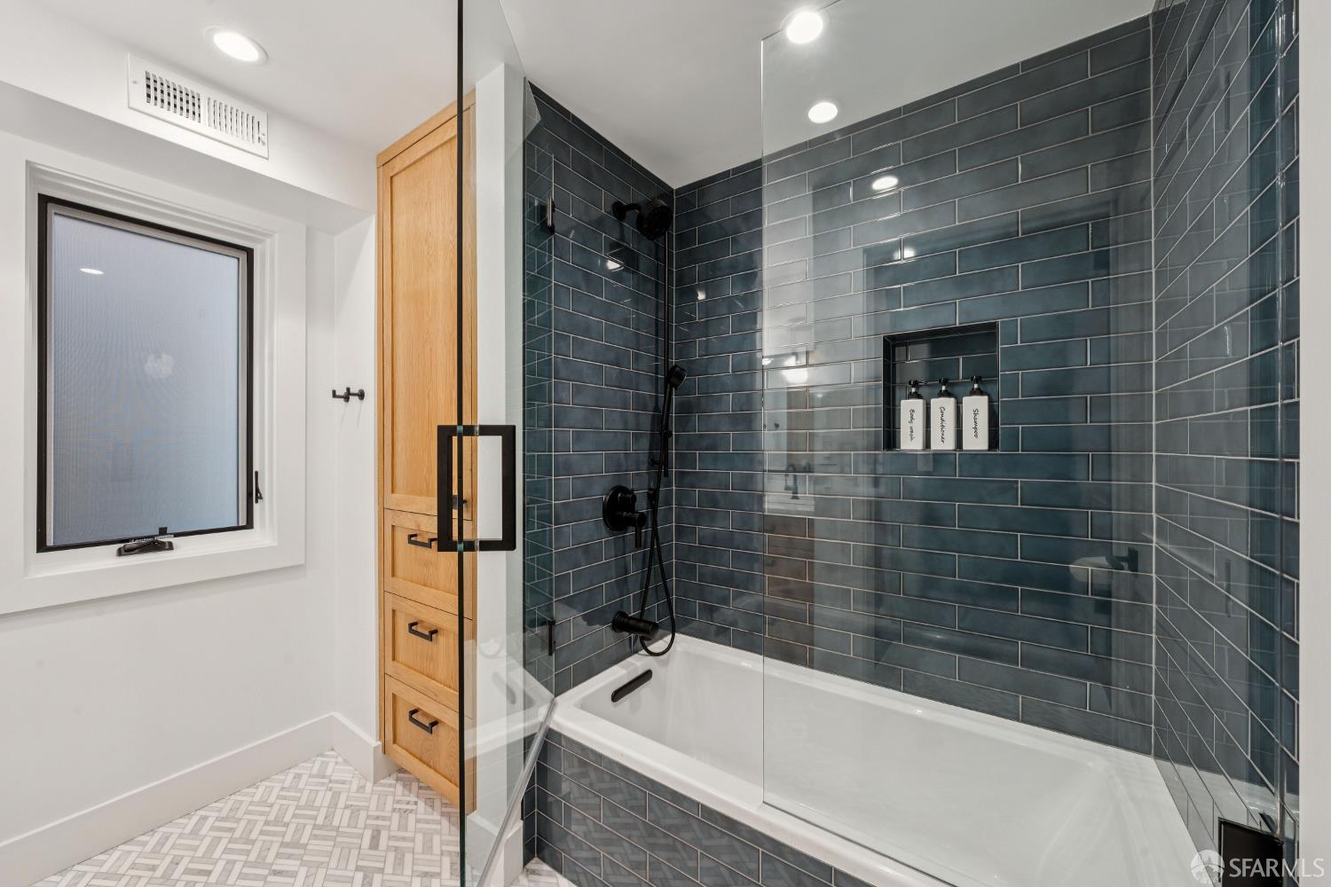 1990 16th Avenue San Francisco CA 94116