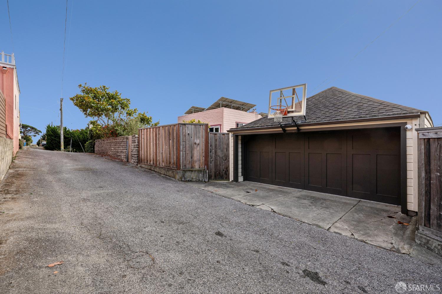 1990 16th Avenue San Francisco CA 94116