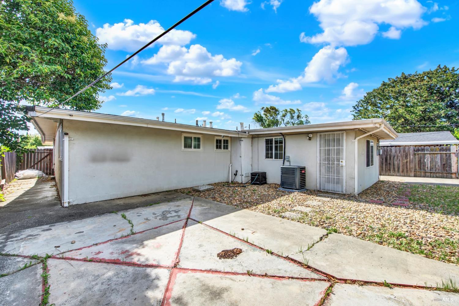 1131 1st Street Fairfield CA 94533