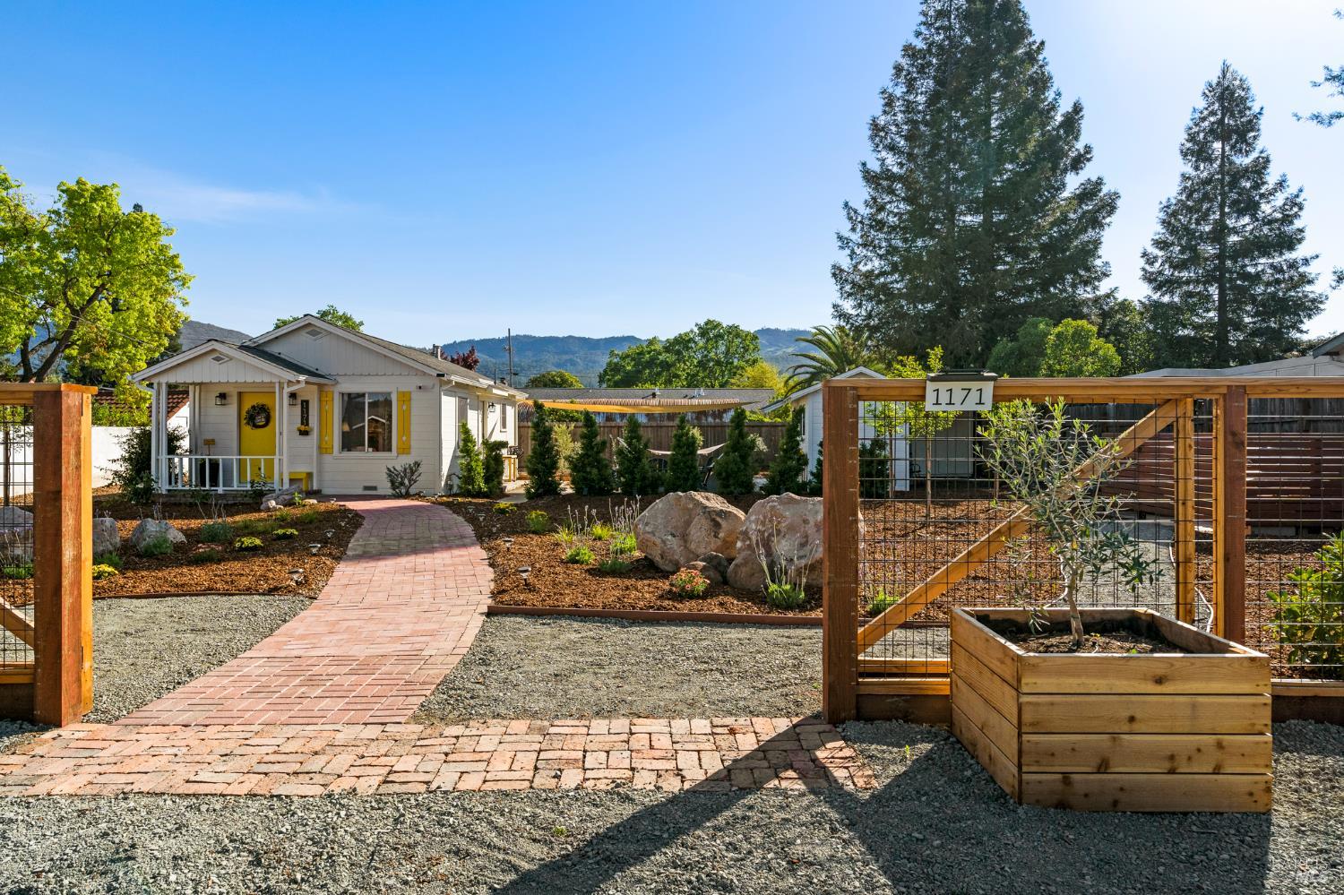 1171 Mountain View Avenue St. Helena CA 94574