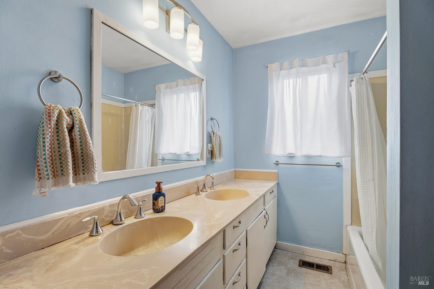 351 Warren Drive Ukiah CA 95482