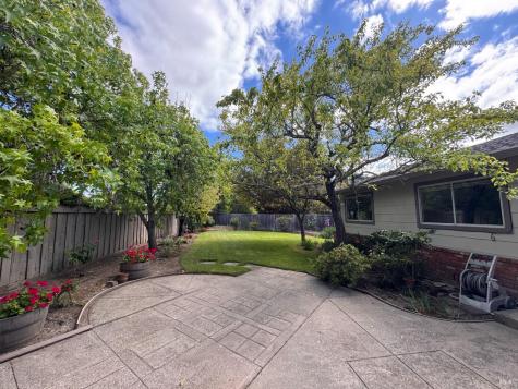 135 Fulton Place Windsor CA 95492