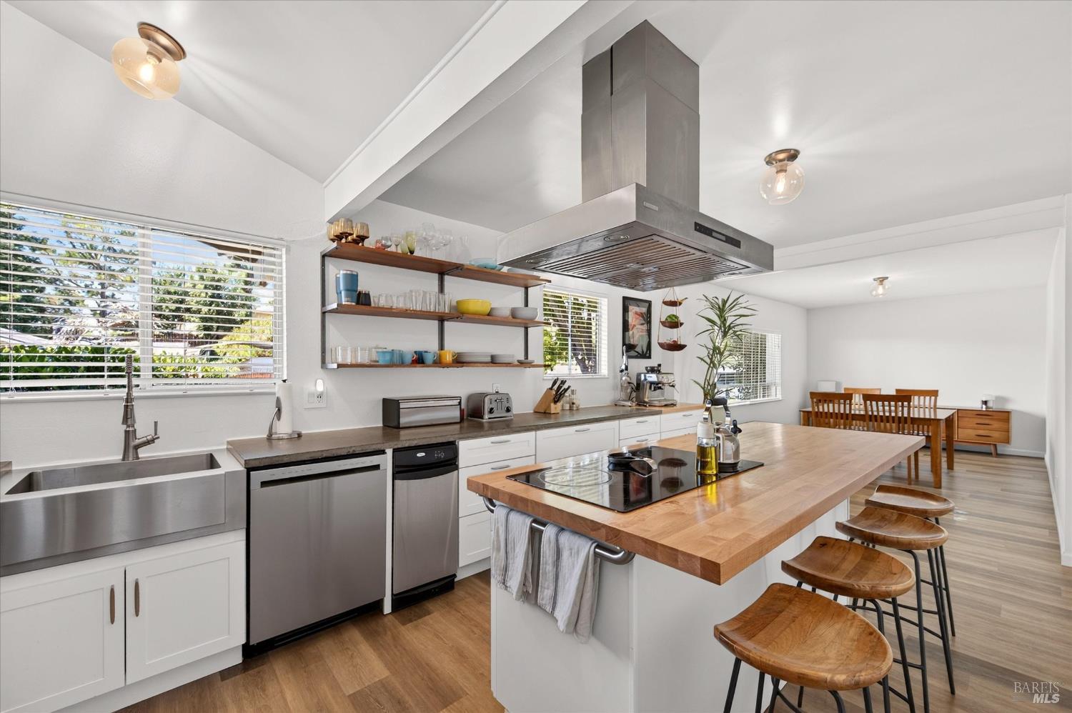 1844 Vervais Avenue Vallejo CA 94591