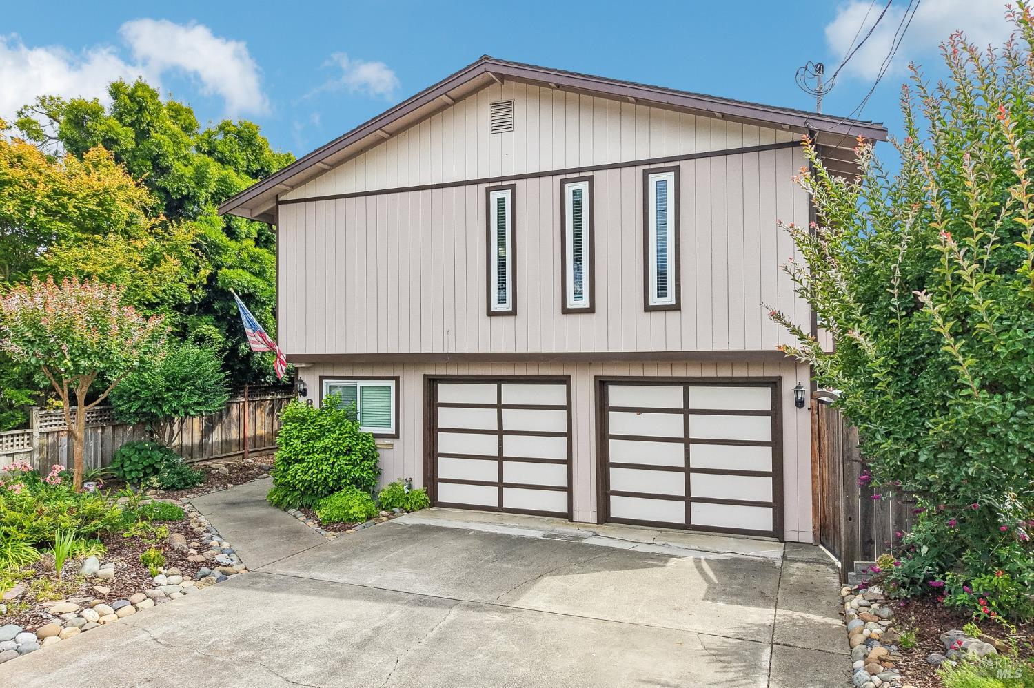 870 W J Street Benicia CA 94510